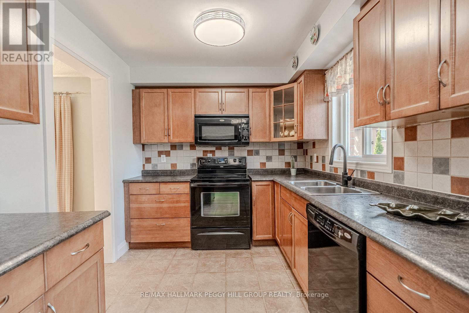 6 Mcdougall Drive, Barrie, Ontario  L4N 7J1 - Photo 3 - S12176446