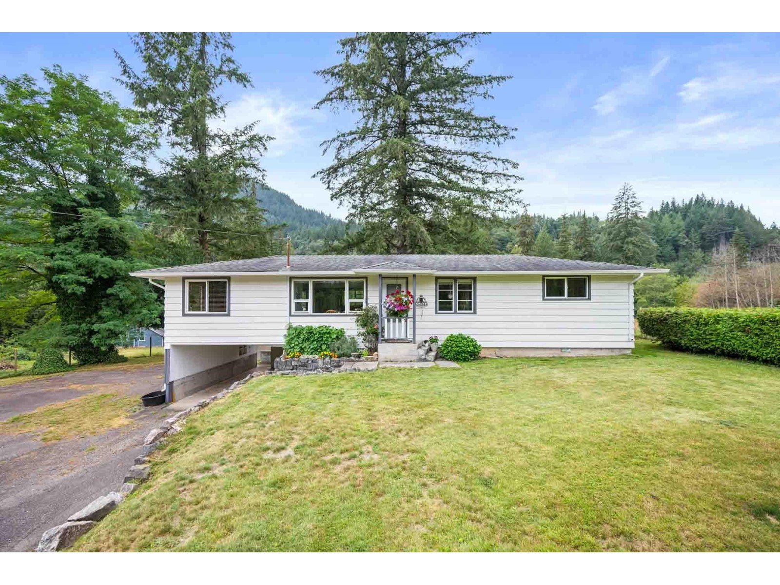 13229 Stave Lake Road, Mission, British Columbia  V2V 0A7 - Photo 1 - R3007739