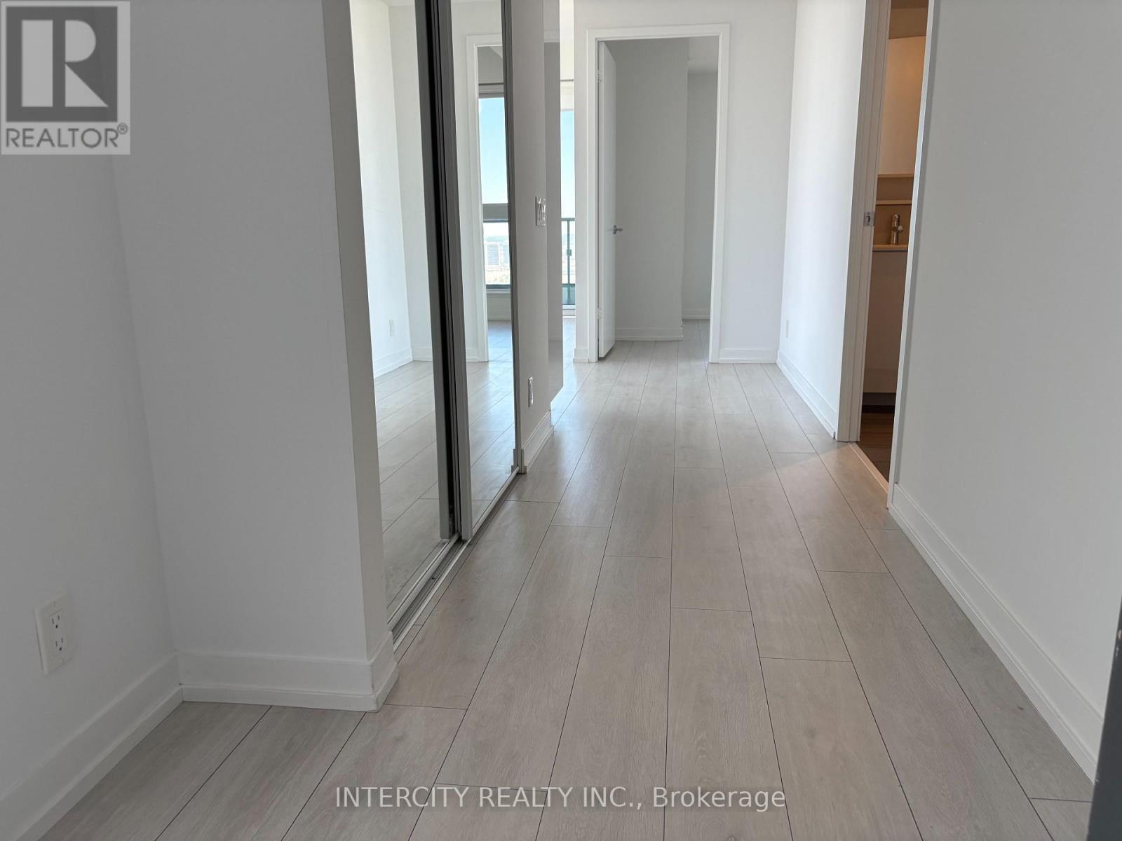 4910 - 898 Portage Parkway, Vaughan, Ontario  L4K 0J6 - Photo 9 - N12175866