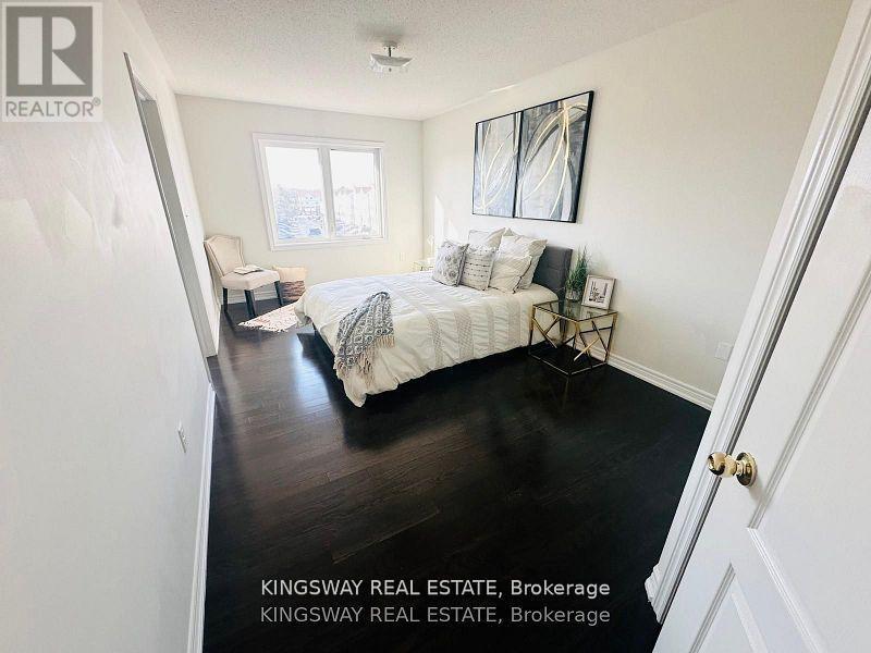 1442 Granrock Crescent, Mississauga, Ontario  L5V 0E1 - Photo 23 - W12176079