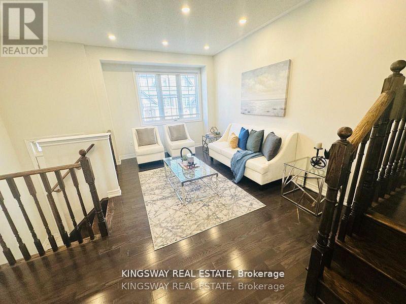1442 Granrock Crescent, Mississauga, Ontario  L5V 0E1 - Photo 5 - W12176079