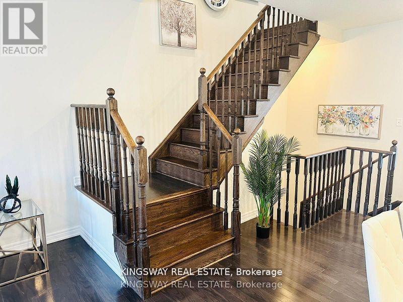 1442 Granrock Crescent, Mississauga, Ontario  L5V 0E1 - Photo 7 - W12176079