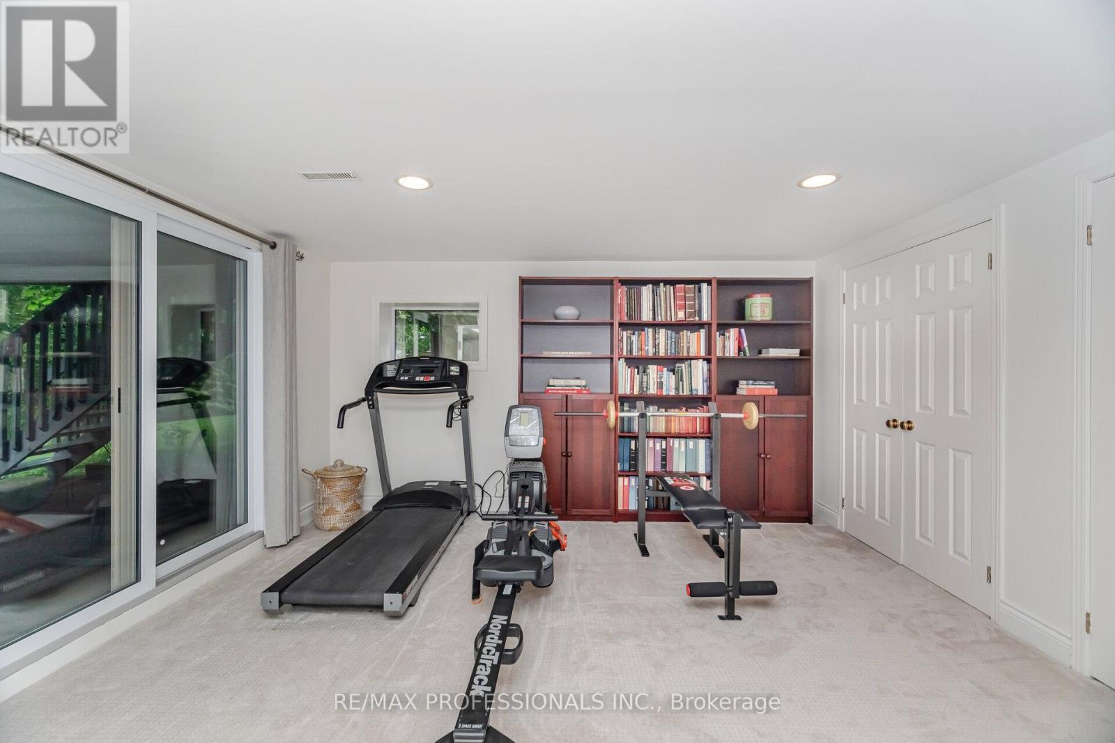 70 Kenpark Avenue, Brampton (Snelgrove), Ontario  L6Z 3K4 - Photo 35 - W12176088