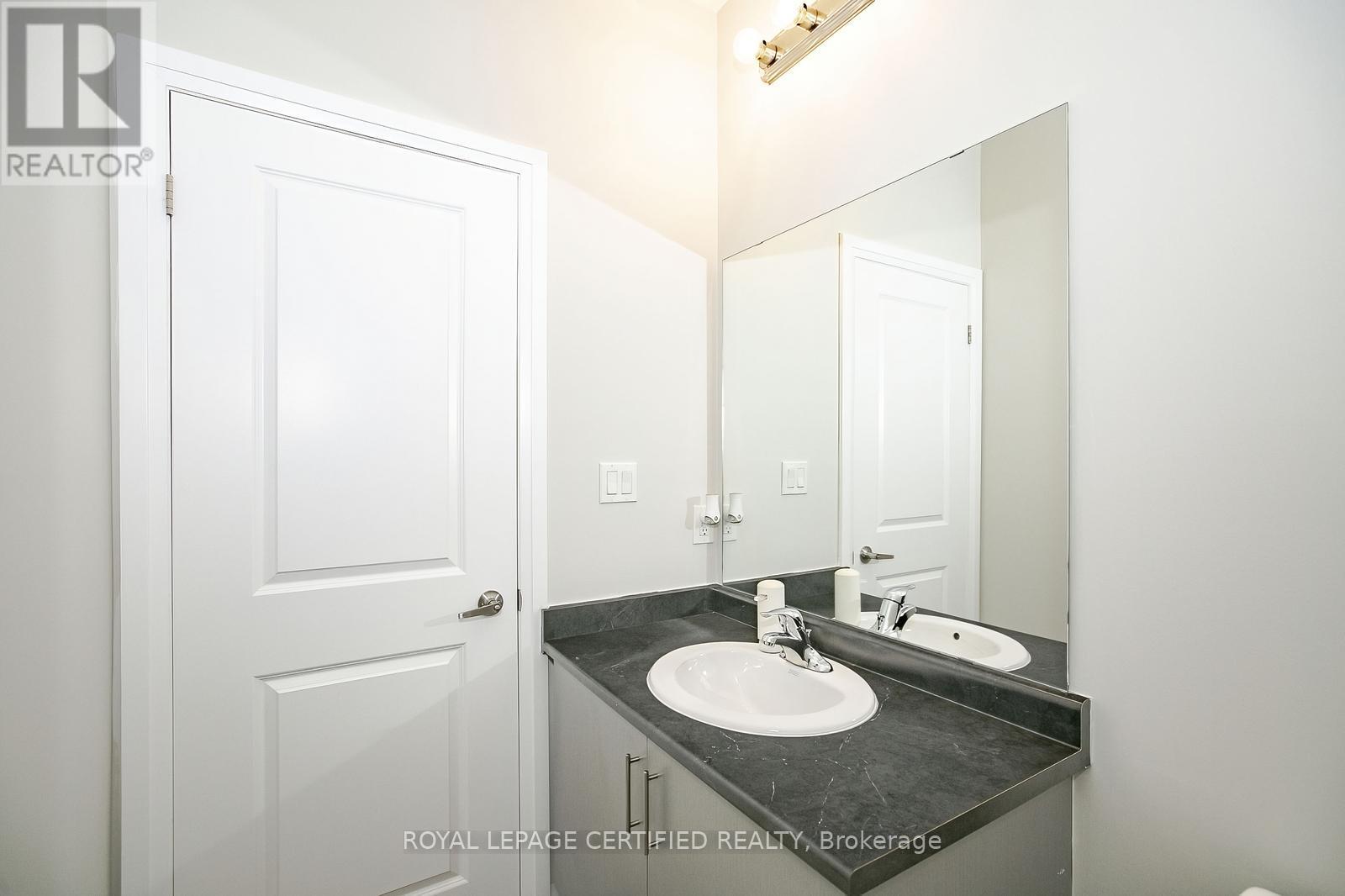 32 Dalbeattie Drive, Brampton, Ontario  L6Y 6H6 - Photo 22 - W12176095