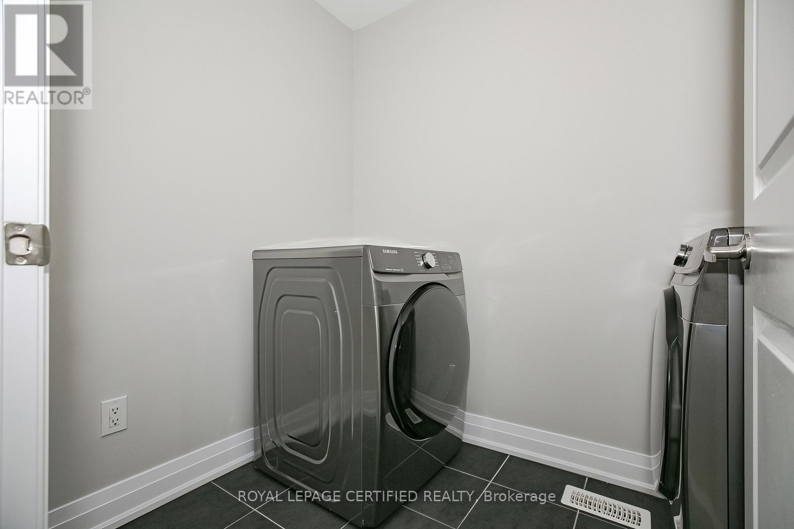 32 Dalbeattie Drive, Brampton, Ontario  L6Y 6H6 - Photo 39 - W12176095
