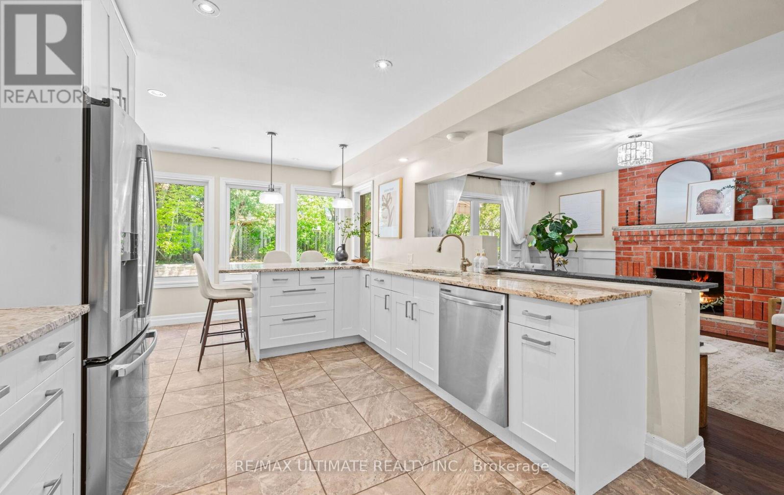 Blvd - 2087 Mayflower Boulevard, Oakville, Ontario  L6H 4E8 - Photo 12 - W12176097