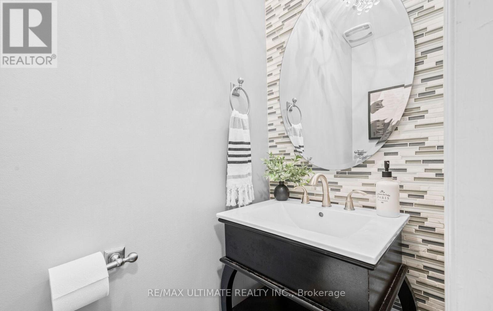 Blvd - 2087 Mayflower Boulevard, Oakville, Ontario  L6H 4E8 - Photo 19 - W12176097