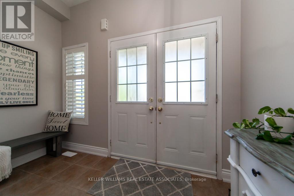 115 Niagara Trail, Halton Hills, Ontario  L7G 0A6 - Photo 3 - W12176131