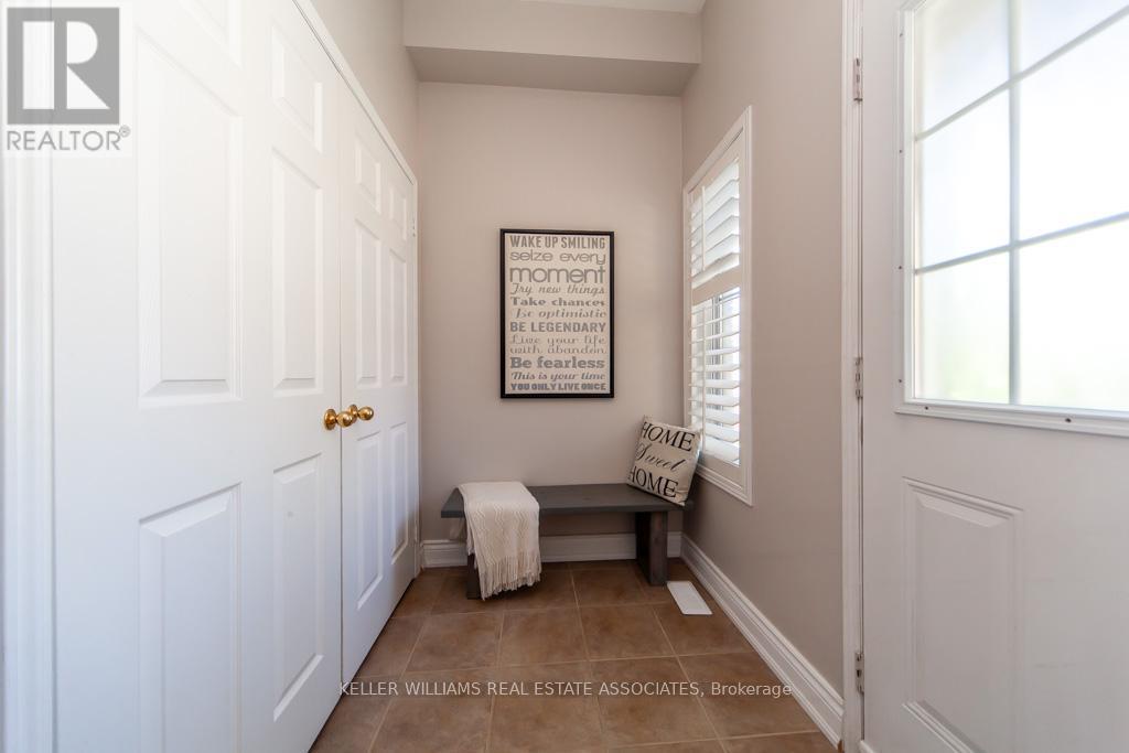 115 Niagara Trail, Halton Hills, Ontario  L7G 0A6 - Photo 4 - W12176131