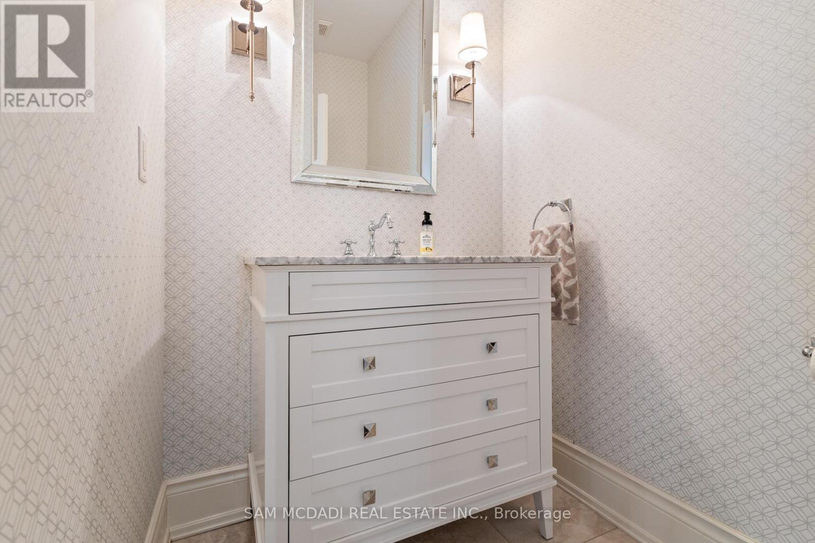 4173 Kane Crescent, Burlington, Ontario  L7M 5B9 - Photo 9 - W12176141