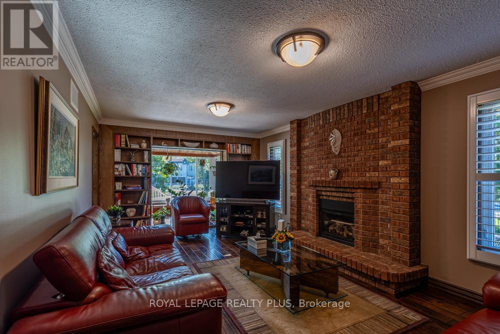 1827 Folkway Drive, Mississauga, Ontario  L5L 2X1 - Photo 29 - W12176188
