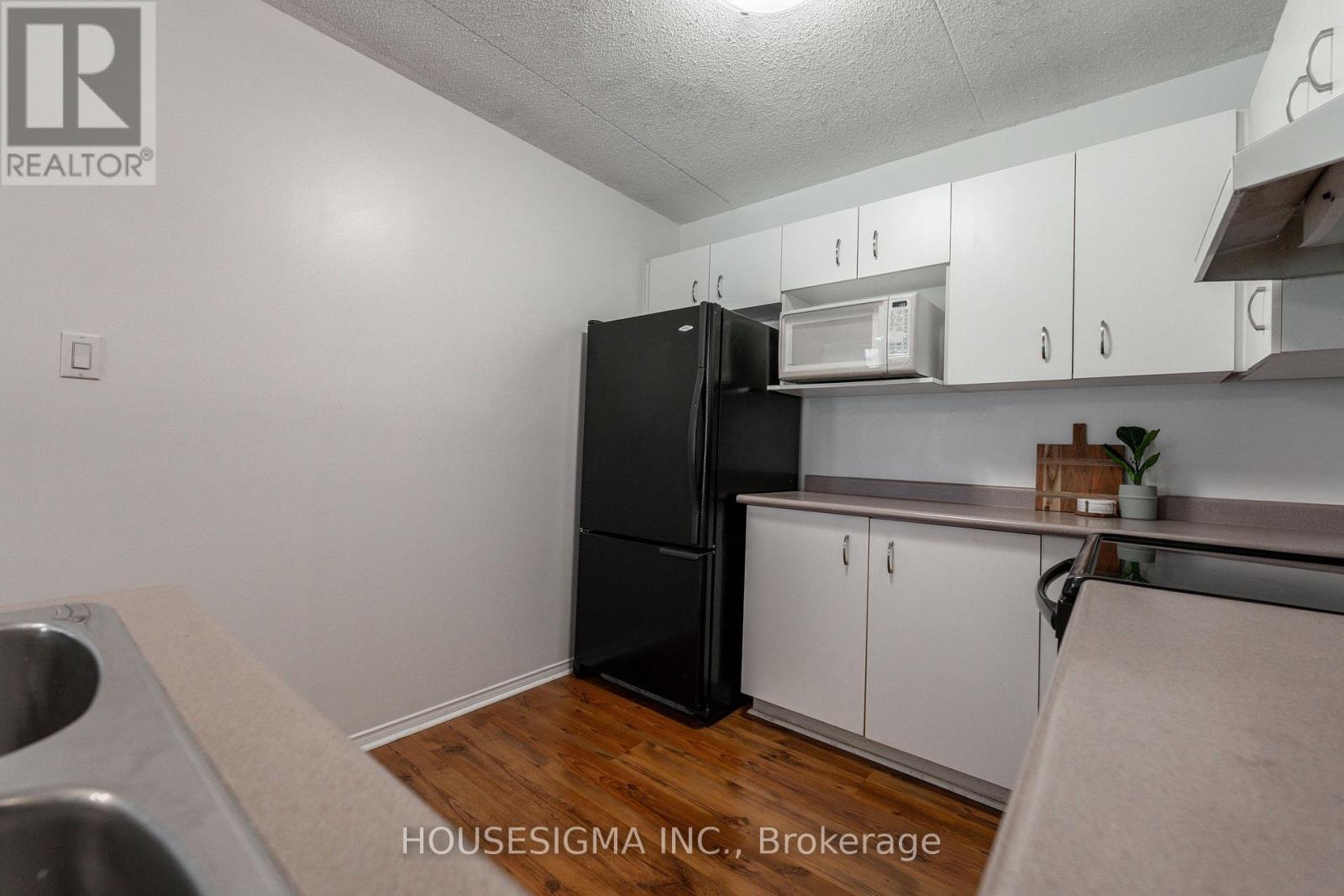 117 - 2010 Cleaver Avenue, Burlington, Ontario  L7M 4C1 - Photo 13 - W12176193