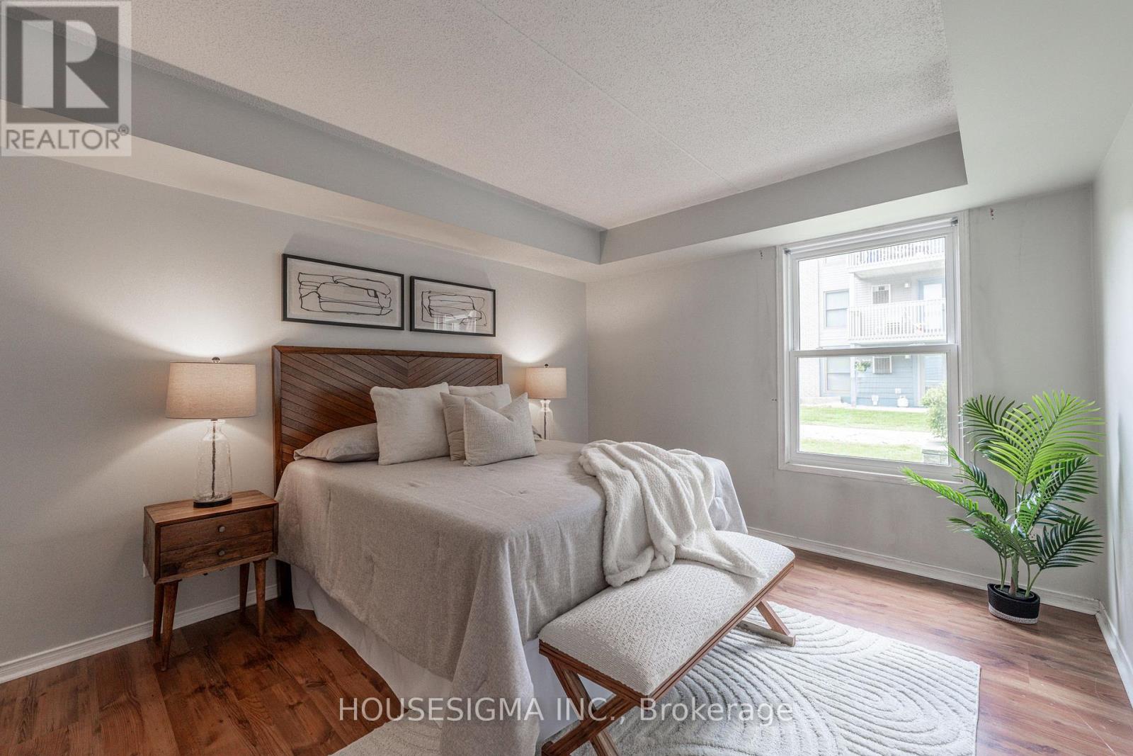 117 - 2010 Cleaver Avenue, Burlington, Ontario  L7M 4C1 - Photo 16 - W12176193