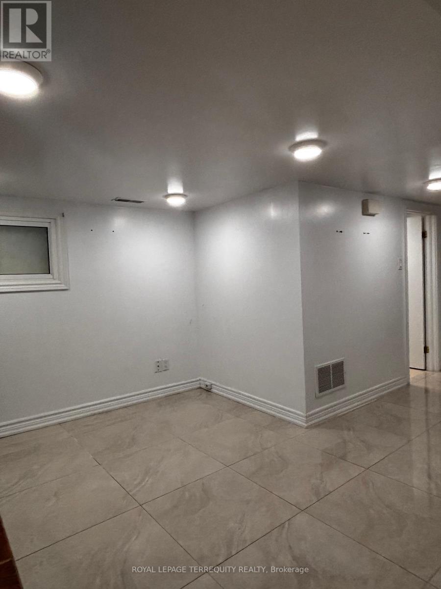 Basement - 433 Symington Avenue, Toronto (Weston-Pellam Park), Ontario  M6N 2W4 - Photo 5 - W12176305