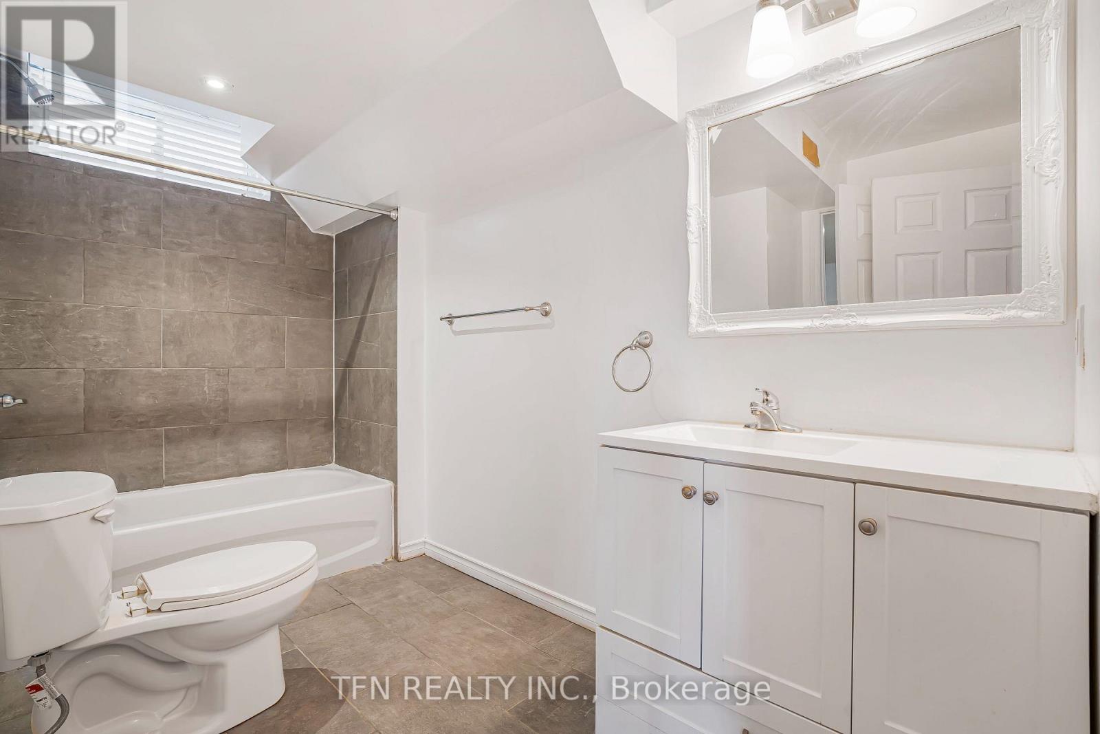 3117 Velebit Park Boulevard, Burlington, Ontario  L7M 0M1 - Photo 23 - W12176333