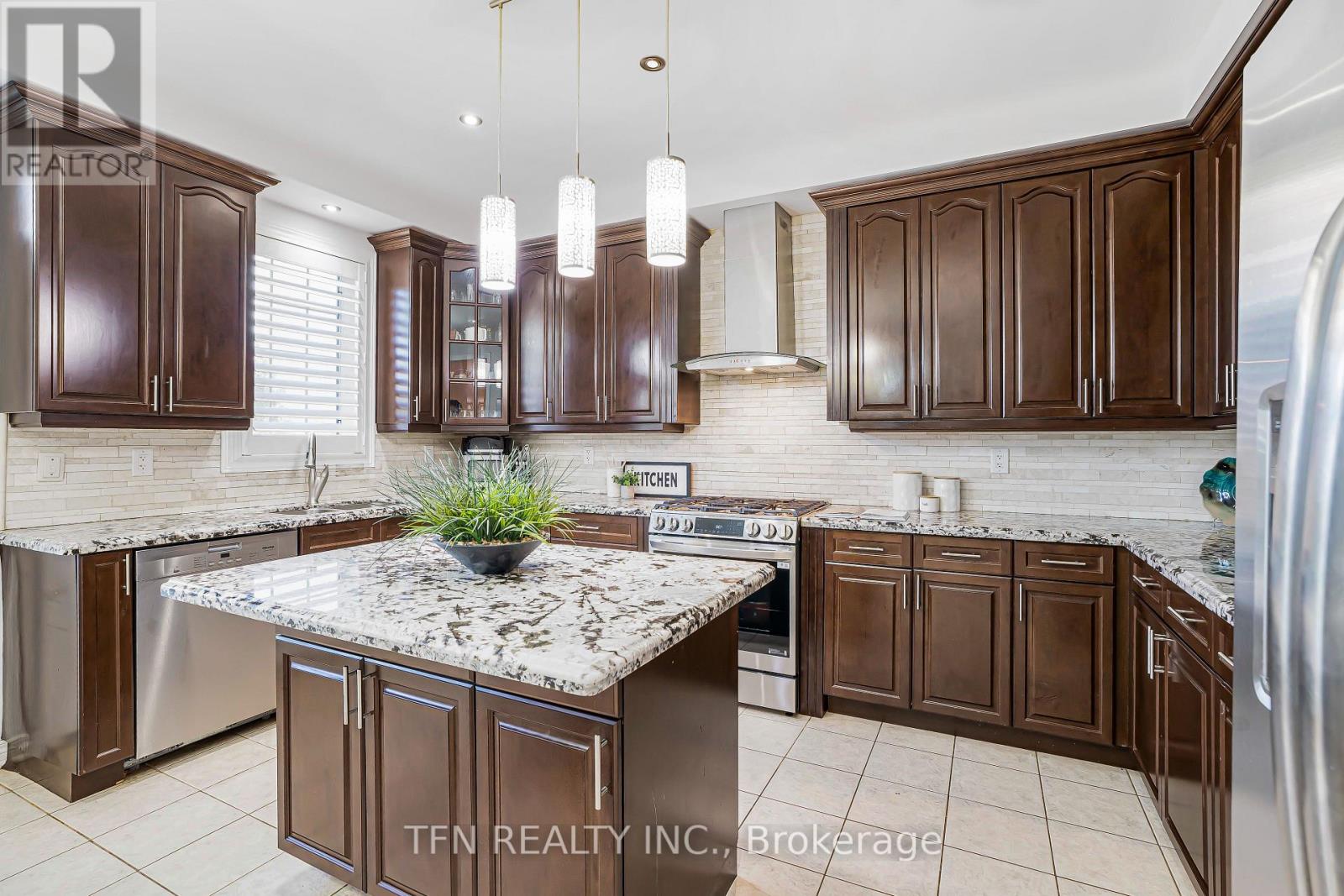 3117 Velebit Park Boulevard, Burlington, Ontario  L7M 0M1 - Photo 8 - W12176333