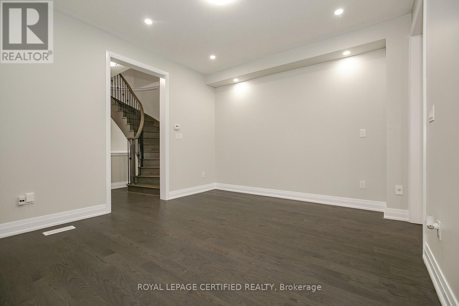 32 Dalbeattie Drive, Brampton, Ontario  L6Y 6H6 - Photo 10 - W12176352