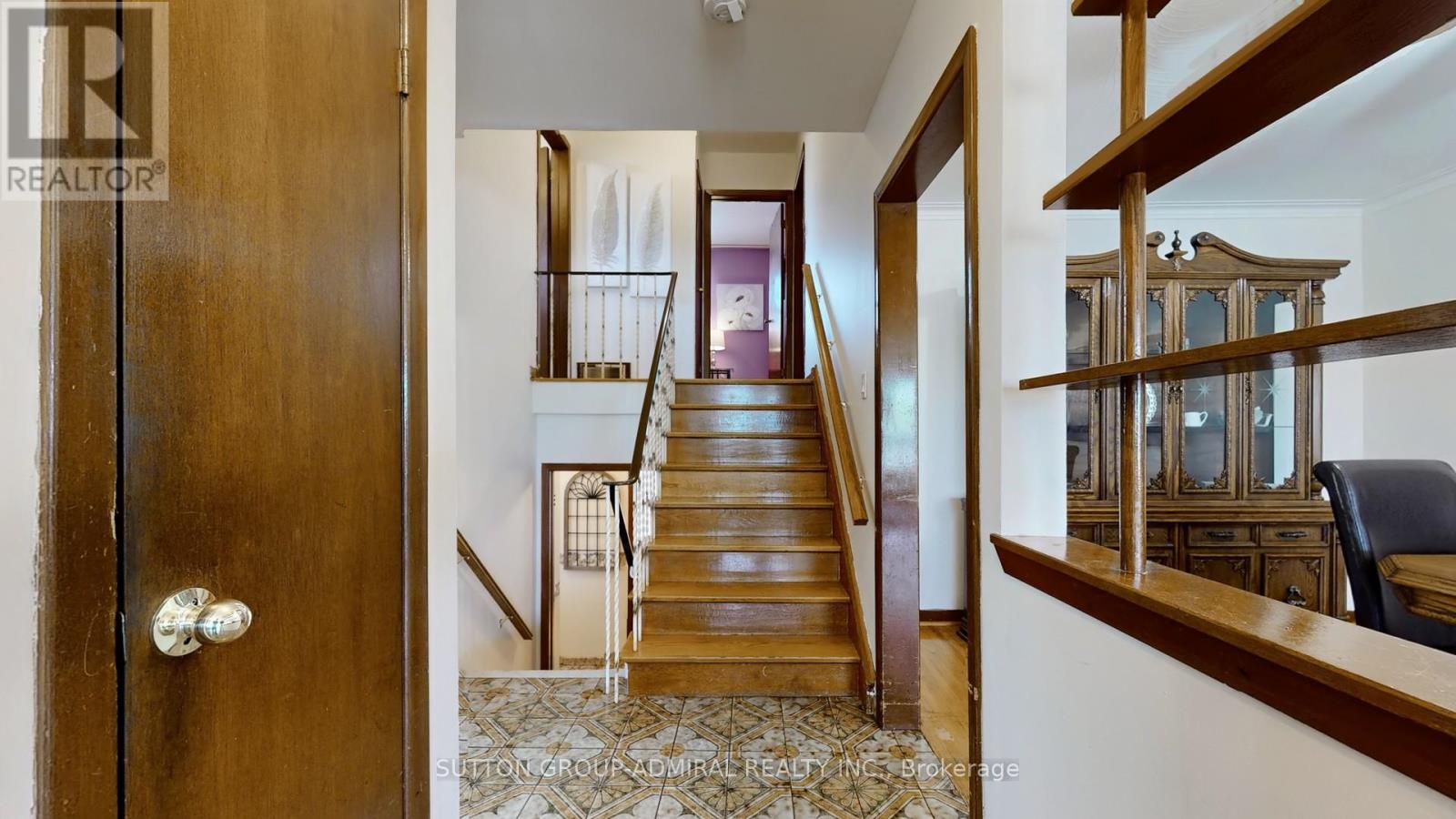 22 Peterson Drive, Toronto, Ontario  M9M 1X1 - Photo 18 - W12176374
