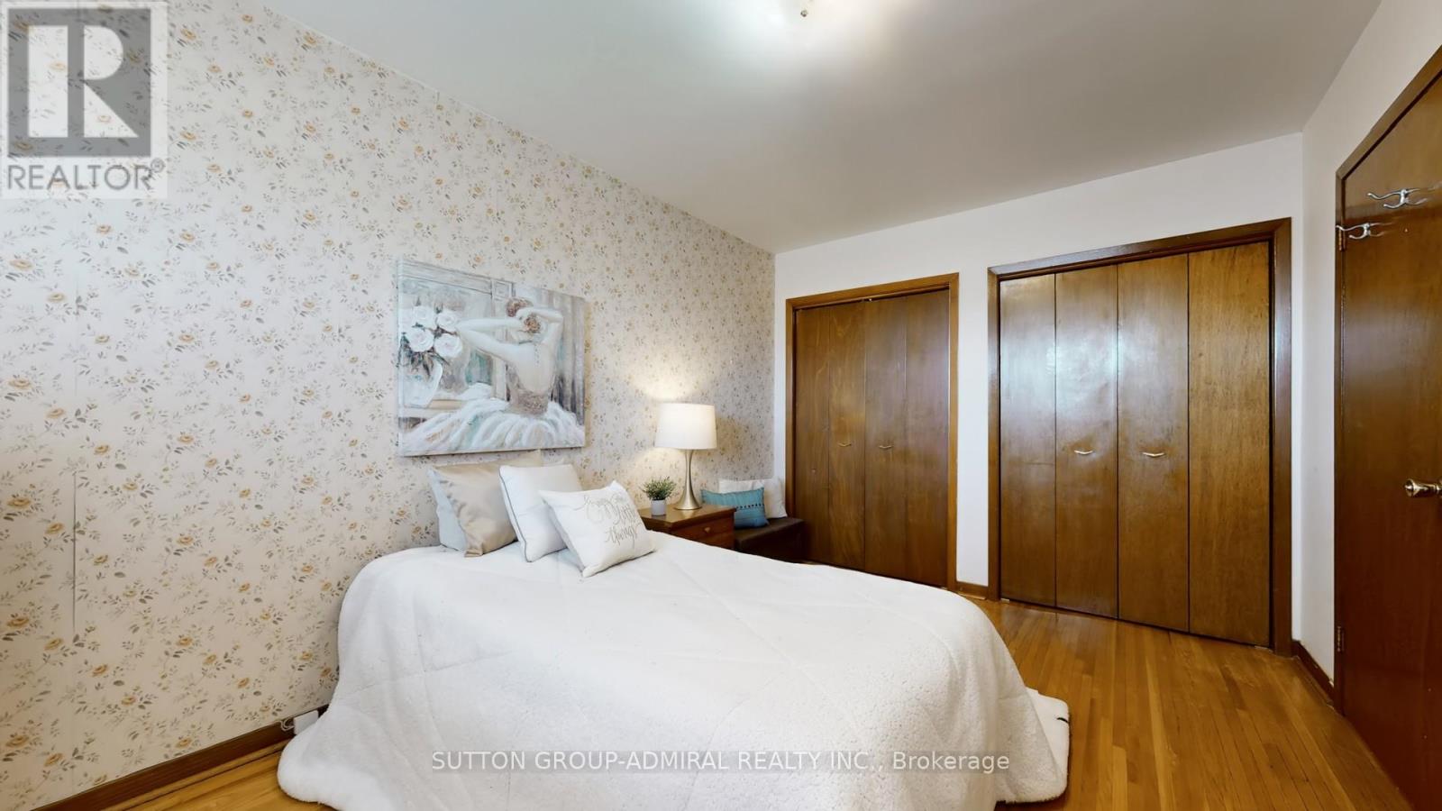 22 Peterson Drive, Toronto, Ontario  M9M 1X1 - Photo 21 - W12176374