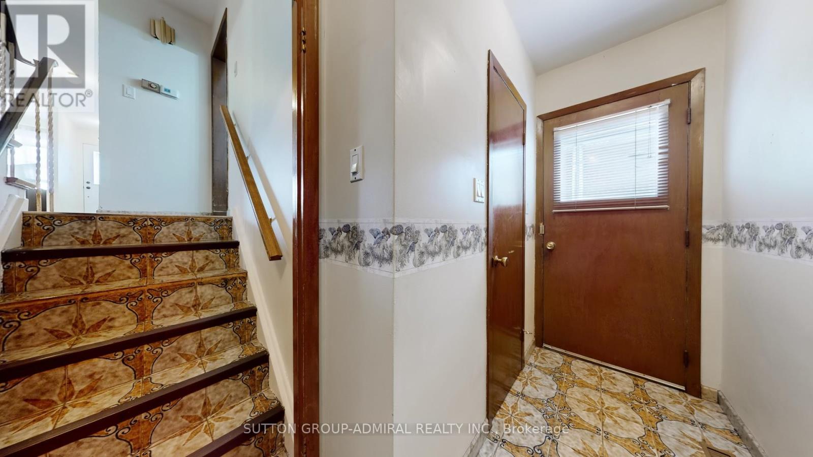 22 Peterson Drive, Toronto, Ontario  M9M 1X1 - Photo 23 - W12176374