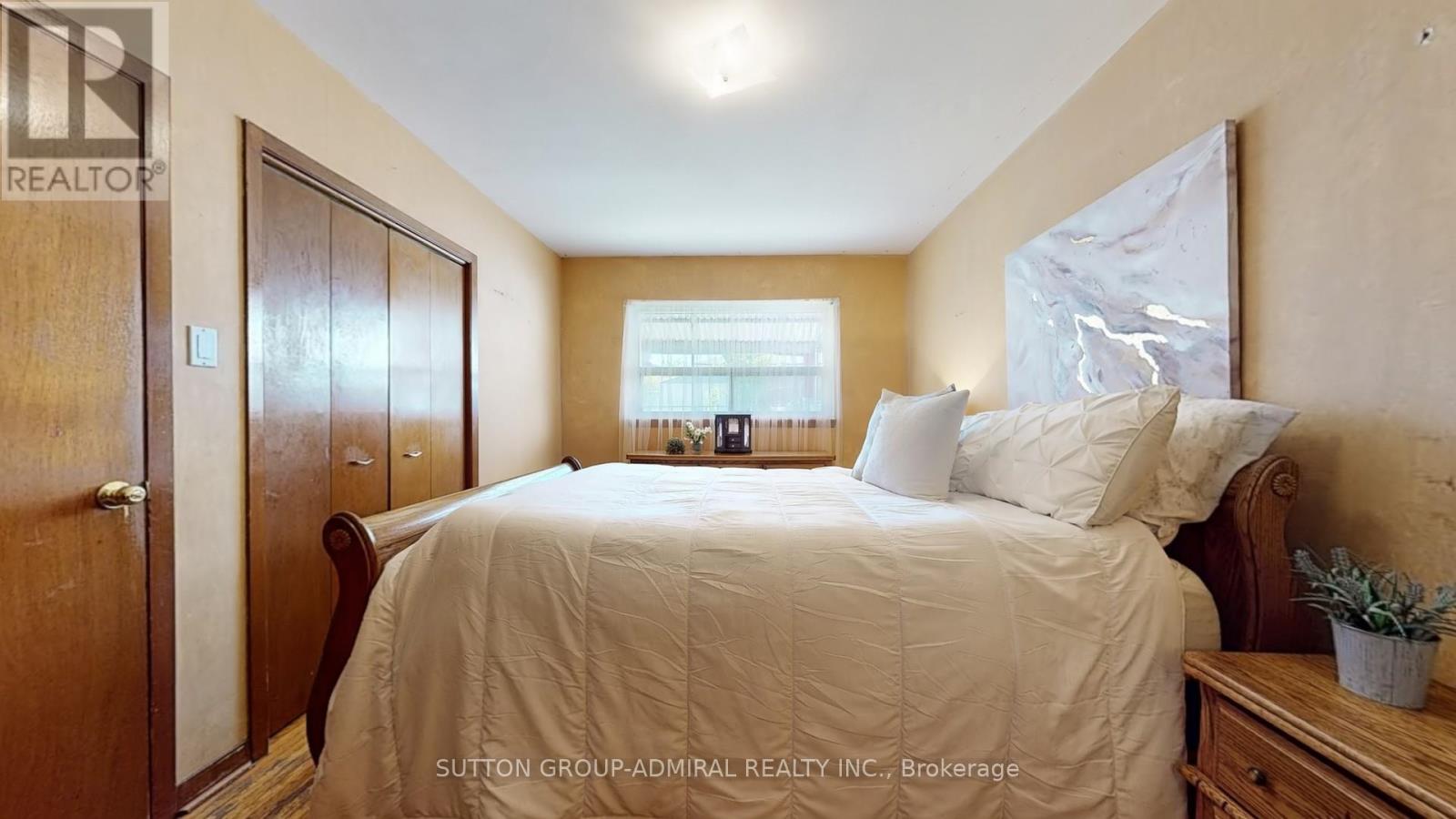 22 Peterson Drive, Toronto, Ontario  M9M 1X1 - Photo 25 - W12176374