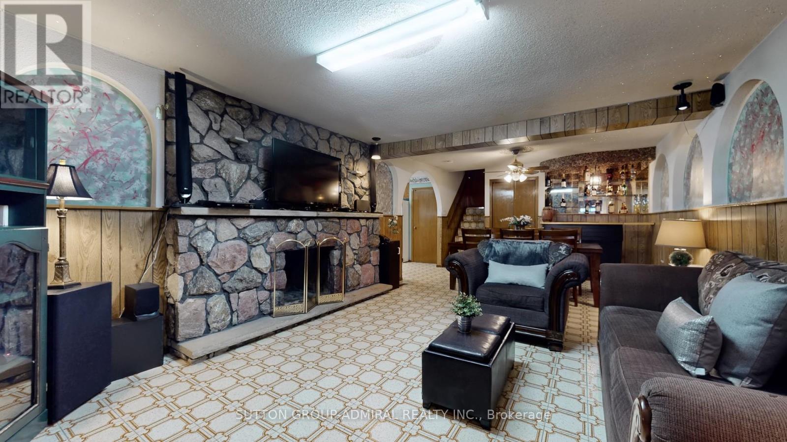 22 Peterson Drive, Toronto, Ontario  M9M 1X1 - Photo 29 - W12176374