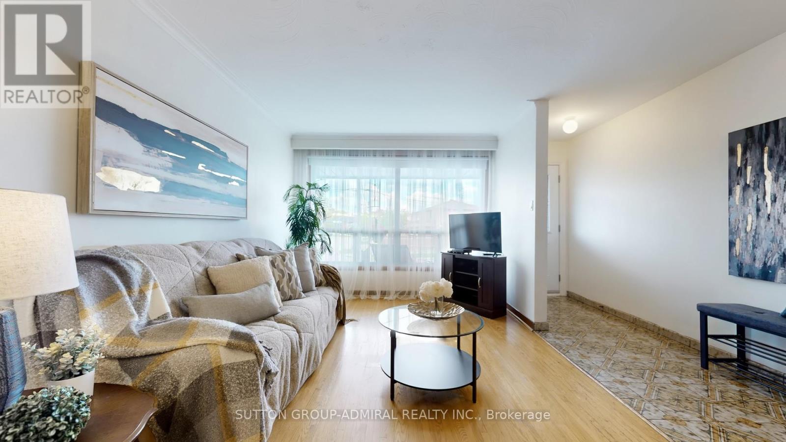 22 Peterson Drive, Toronto, Ontario  M9M 1X1 - Photo 4 - W12176374