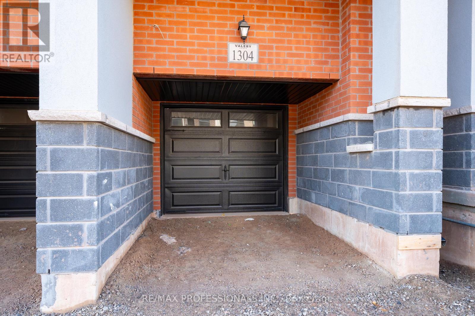 1304 Anthonia Trail, Oakville, Ontario  L6H 7Y6 - Photo 3 - W12176397