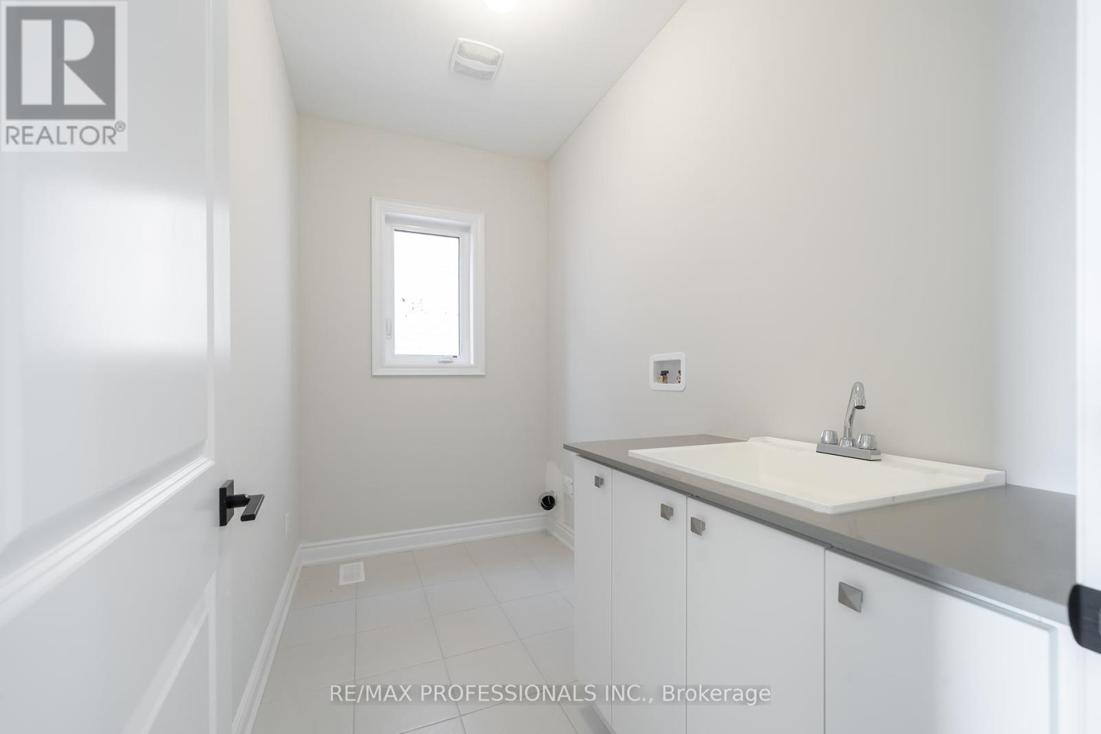 1304 Anthonia Trail, Oakville, Ontario  L6H 7Y6 - Photo 31 - W12176397