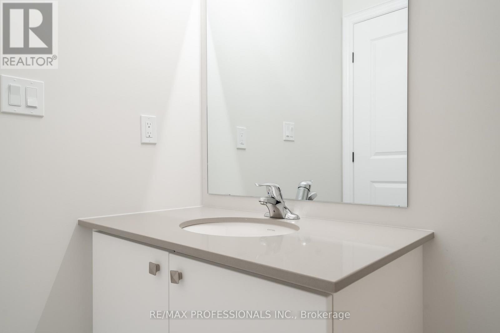 1304 Anthonia Trail, Oakville, Ontario  L6H 7Y6 - Photo 35 - W12176397