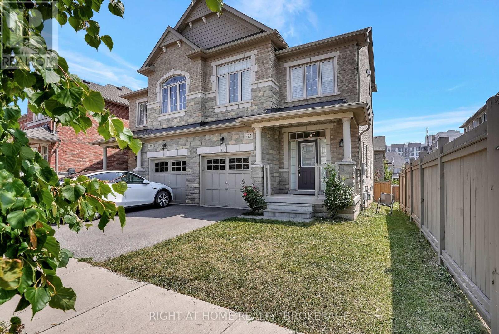 392 GRINDSTONE TRAIL, Oakville, Ontario