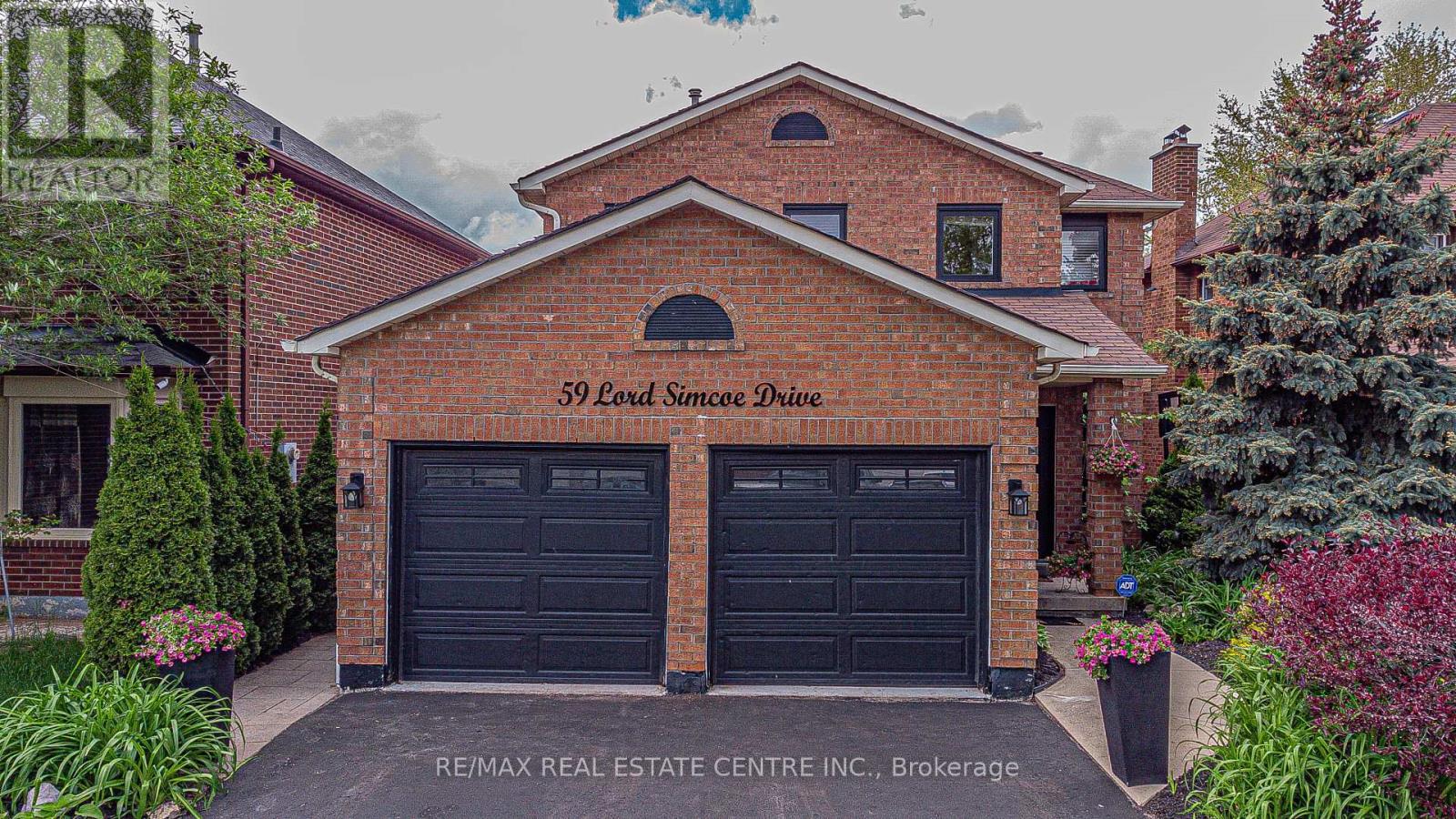 59 Lord Simcoe Drive, Brampton (Westgate), Ontario  L6S 5G7 - Photo 1 - W12176418