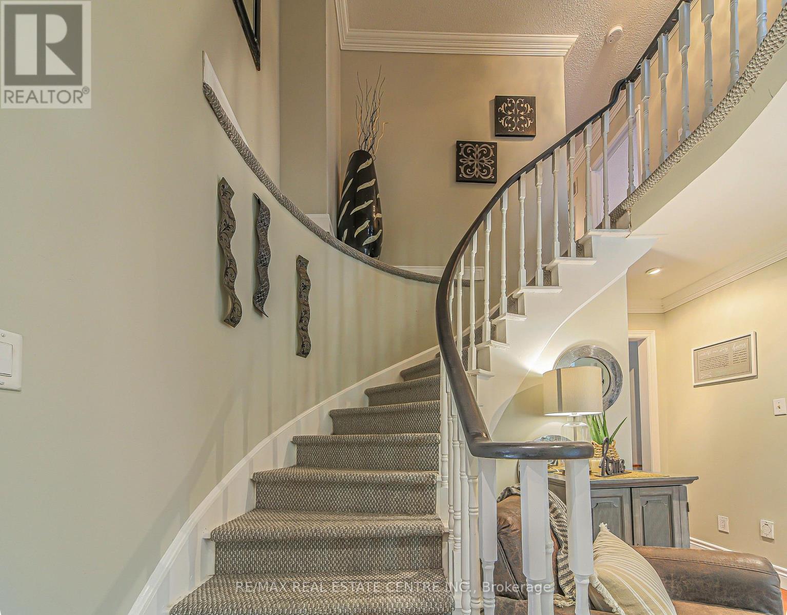 59 Lord Simcoe Drive, Brampton (Westgate), Ontario  L6S 5G7 - Photo 8 - W12176418