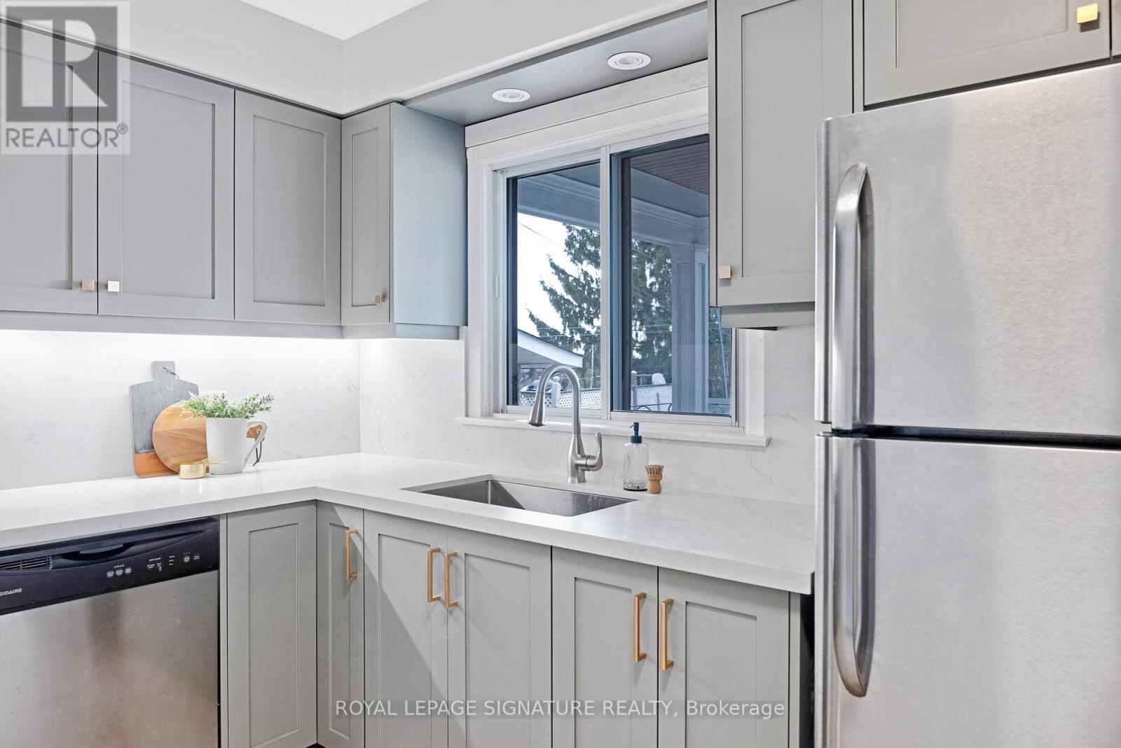 146 Ennerdale Road, Toronto, Ontario  M6E 4C9 - Photo 8 - W12176429