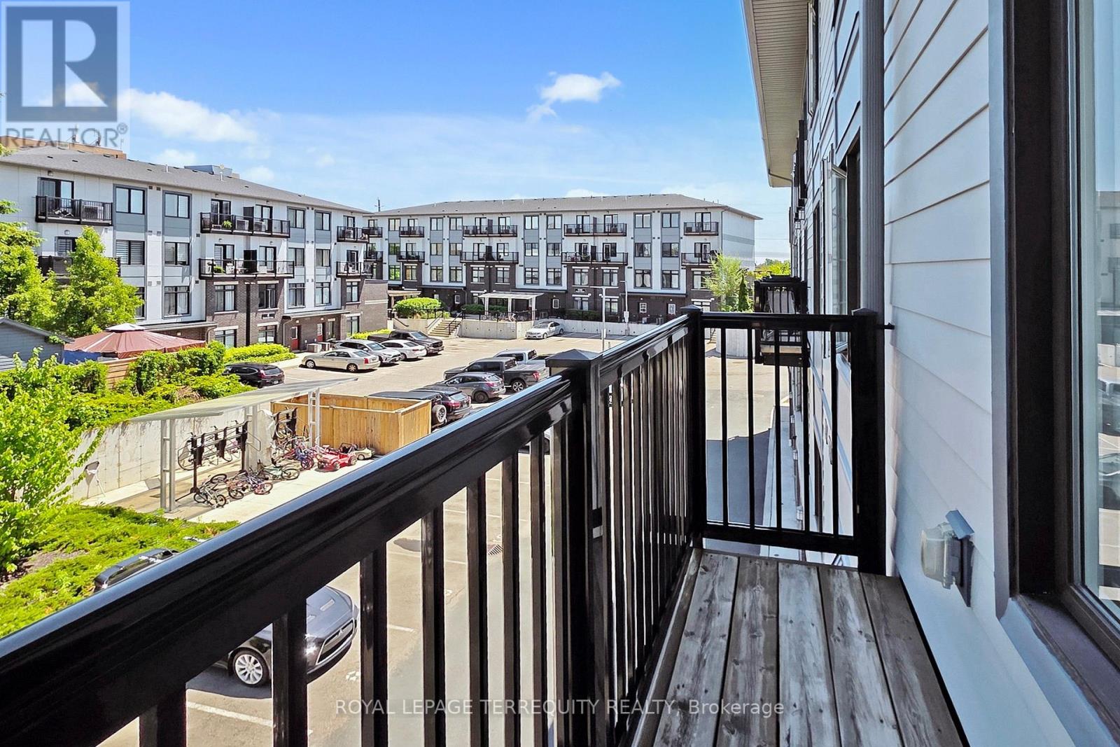 2 - 15 Forbes Avenue, Toronto, Ontario  M6M 0B5 - Photo 33 - W12176451