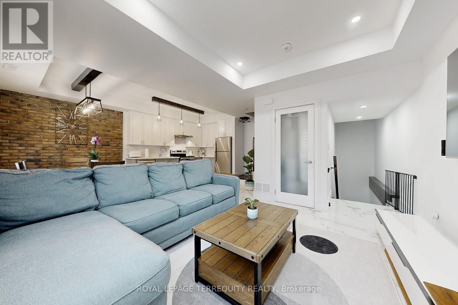 2 - 15 Forbes Avenue, Toronto, Ontario  M6M 0B5 - Photo 8 - W12176451