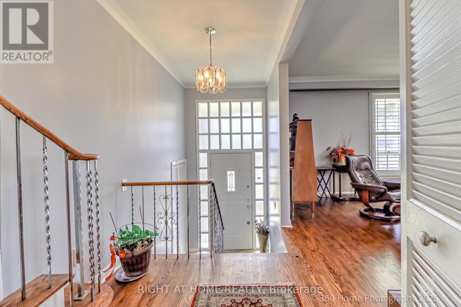 12 Summitcrest Drive, Toronto (Willowridge-Martingrove-Richview), Ontario  M9P 1H7 - Photo 11 - W12176475