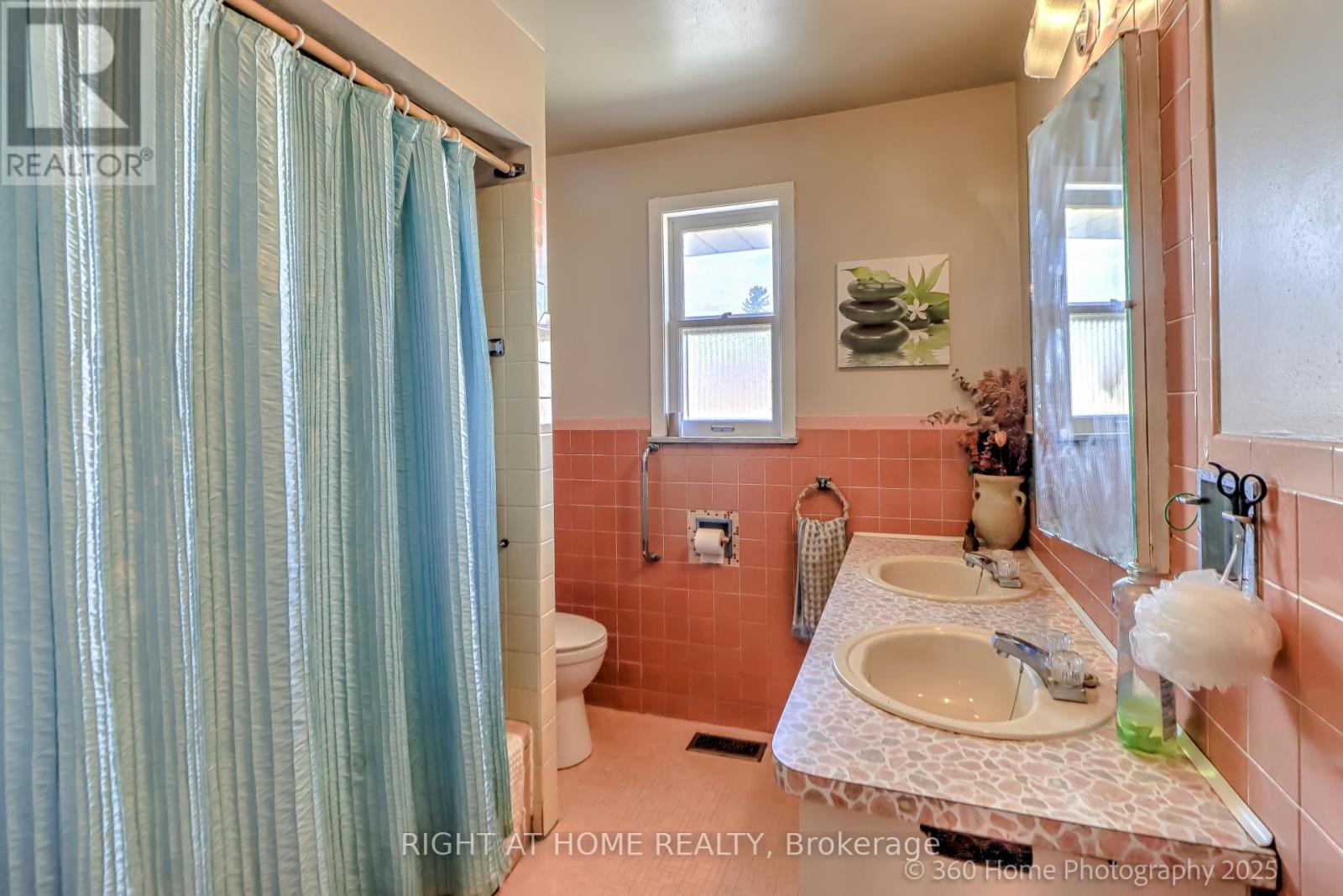 12 Summitcrest Drive, Toronto (Willowridge-Martingrove-Richview), Ontario  M9P 1H7 - Photo 14 - W12176475