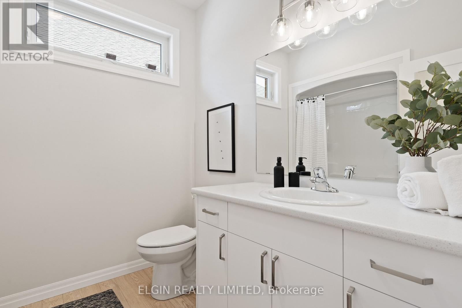 Property at 6 HEMLOCK CRESCENT image 5
