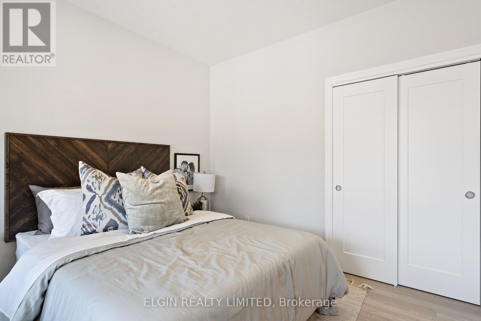 Property at 6 HEMLOCK CRESCENT image 4