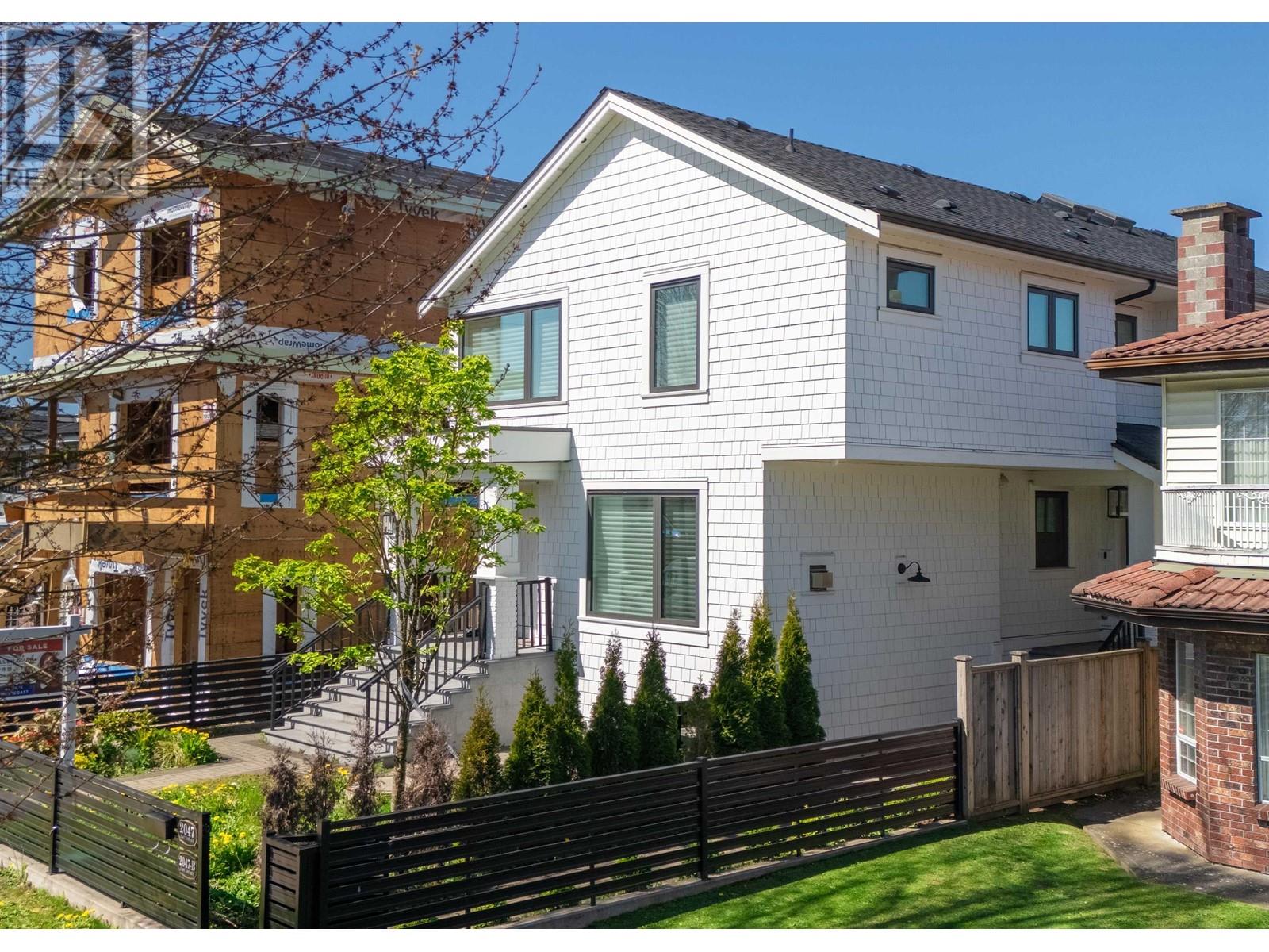 2047 E 51 AVENUE, Vancouver, British Columbia