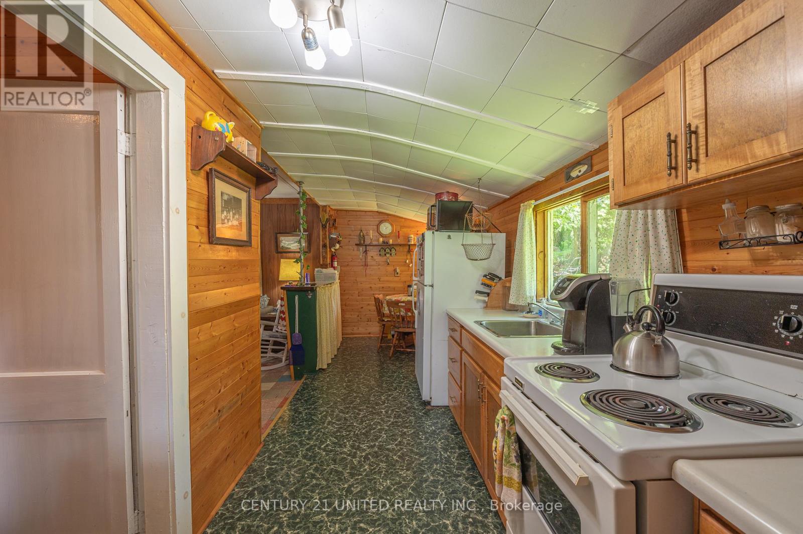 2418 Upper Chemung Drive, Selwyn, Ontario K0L 2H0 - Photo 6 - X12176502