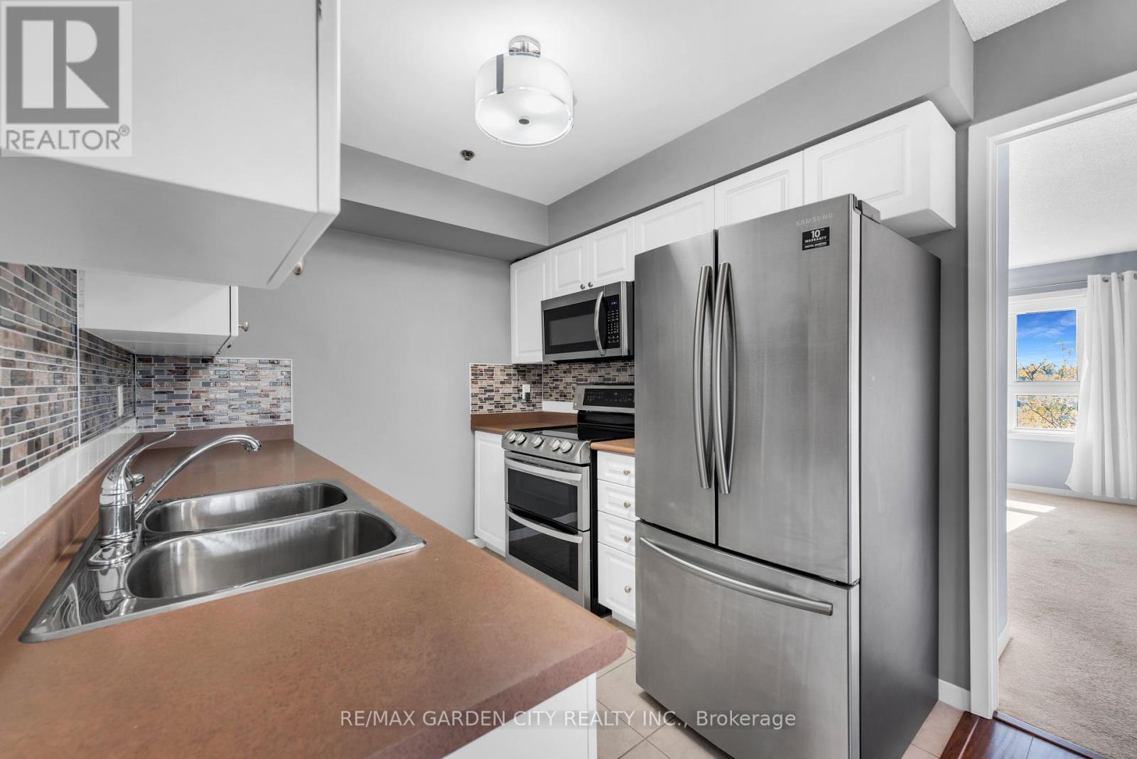 1204 - 330 Prince Charles Drive S, Welland, Ontario  L3C 7B3 - Photo 13 - X12176100