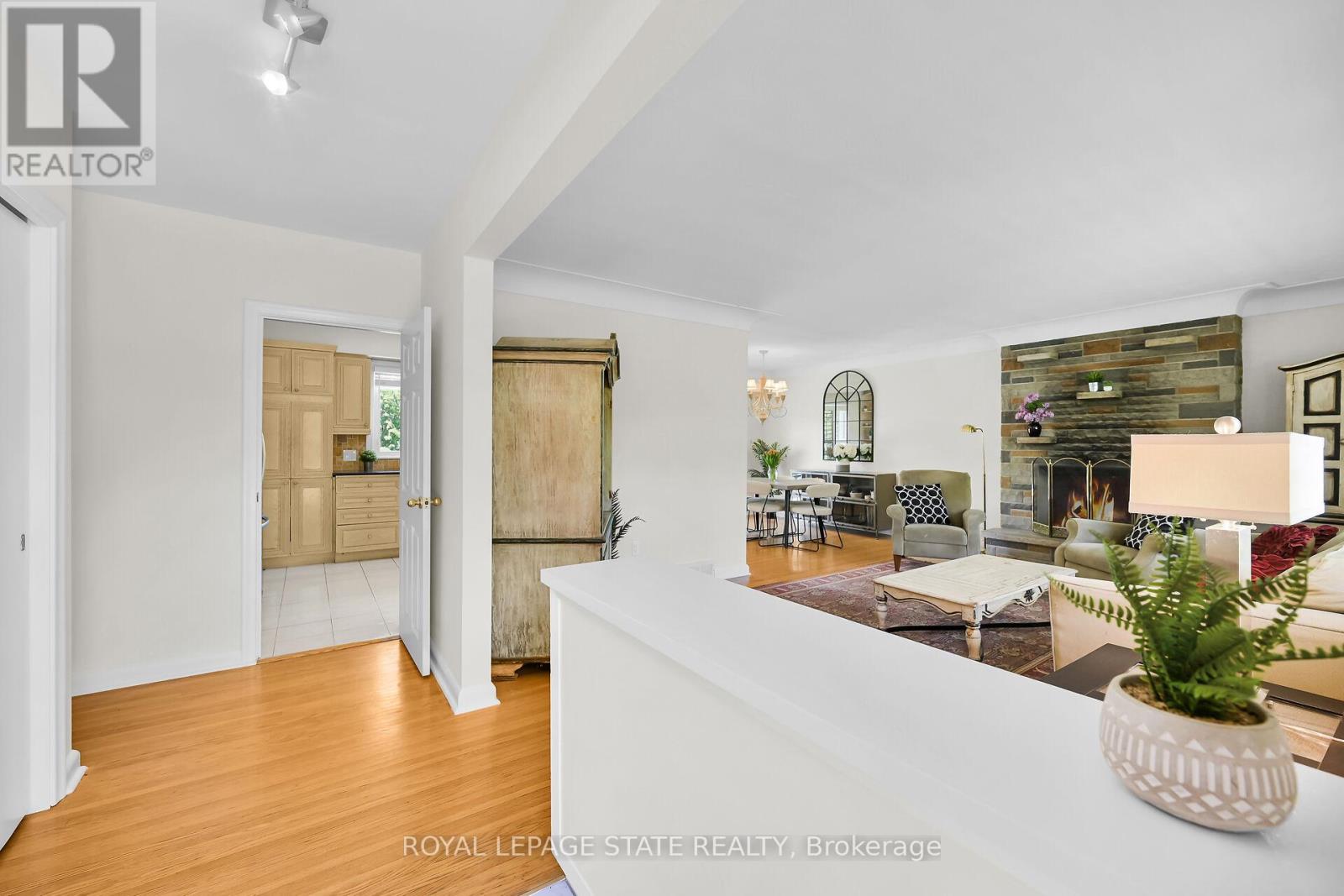 Property at 128 ONEIDA BOULEVARD image 4
