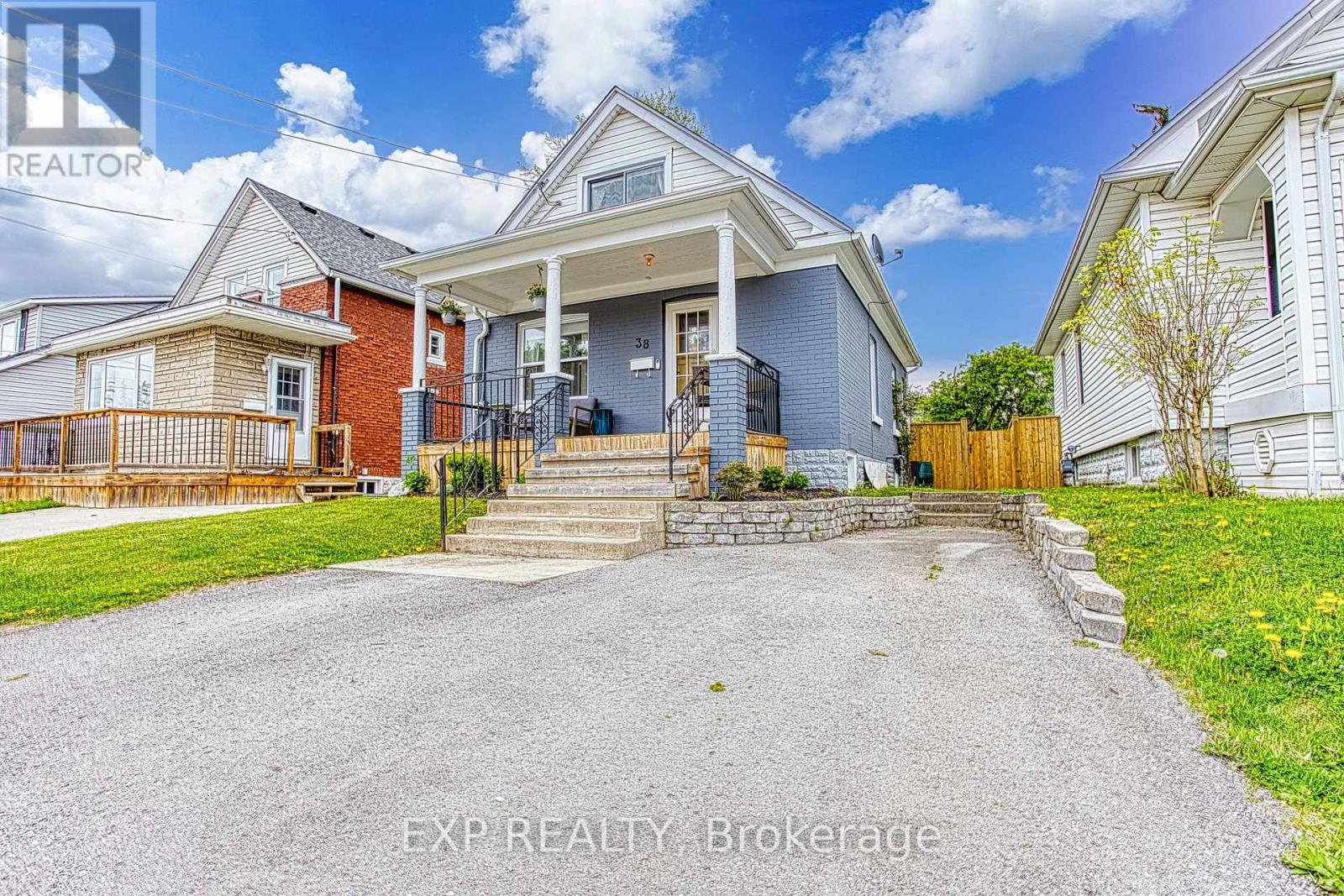 38 Margery Road, Welland, Ontario  L3B 2P6 - Photo 2 - X12176161