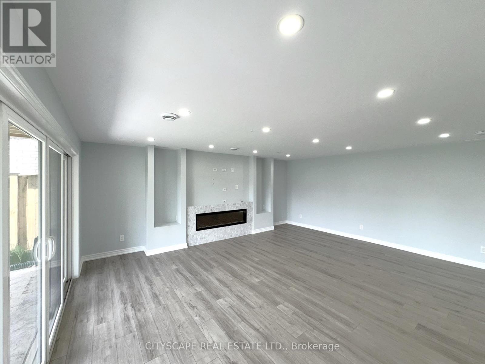 11 Hopkins Street, Thorold, Ontario  L2V 0E9 - Photo 35 - X12176171