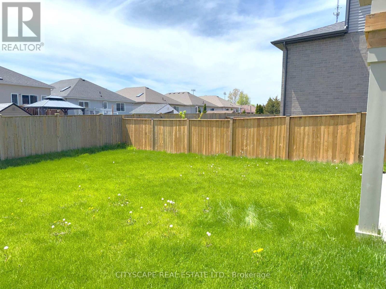 11 Hopkins Street, Thorold, Ontario  L2V 0E9 - Photo 44 - X12176171
