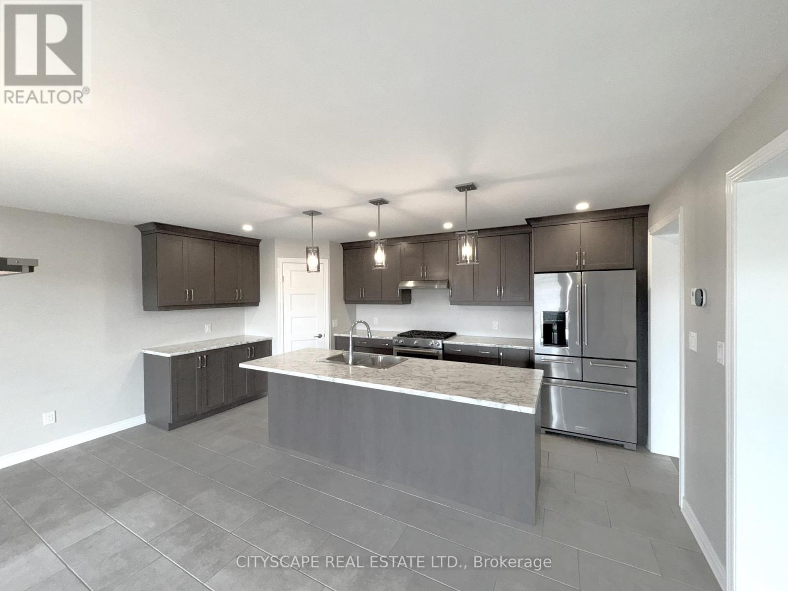 11 Hopkins Street, Thorold, Ontario  L2V 0E9 - Photo 6 - X12176171