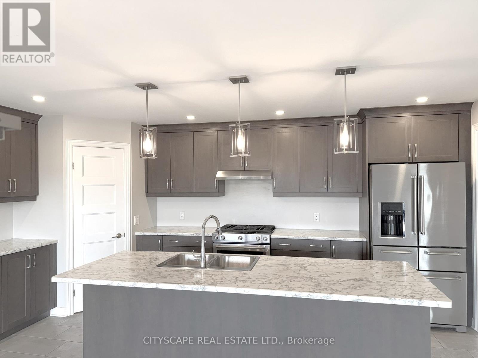 11 Hopkins Street, Thorold, Ontario  L2V 0E9 - Photo 7 - X12176171
