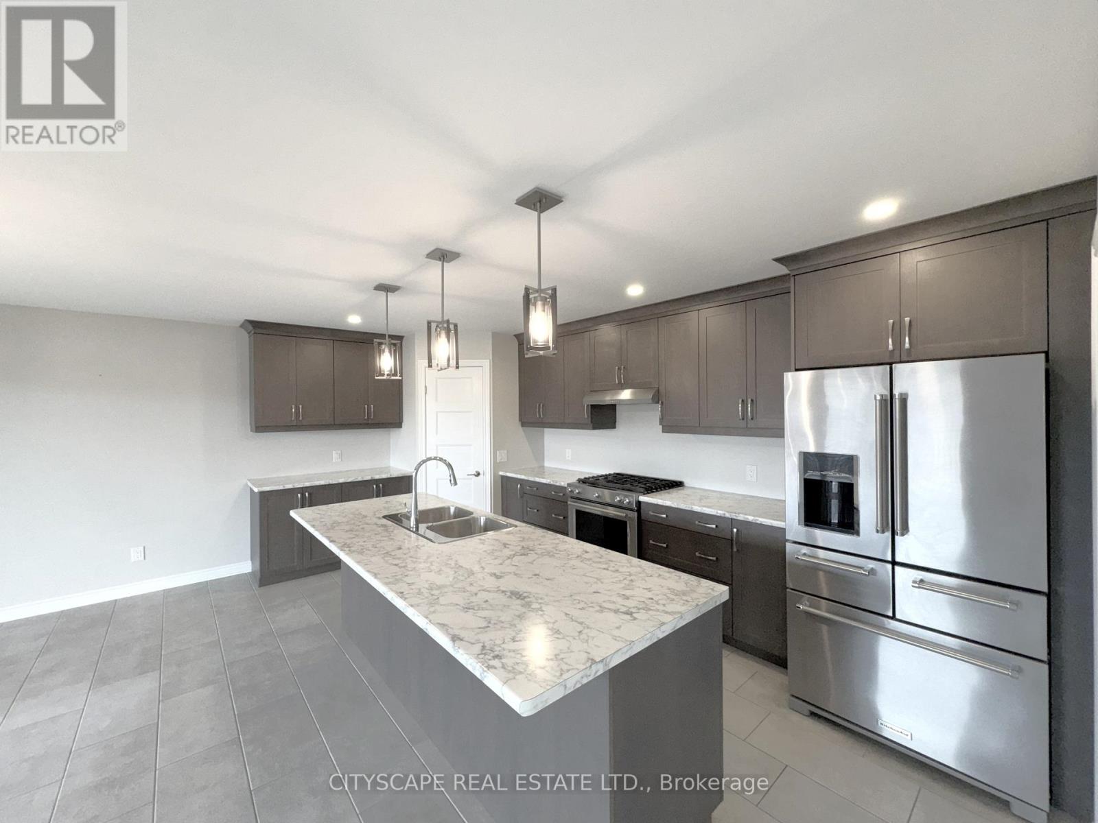 11 Hopkins Street, Thorold, Ontario  L2V 0E9 - Photo 8 - X12176171